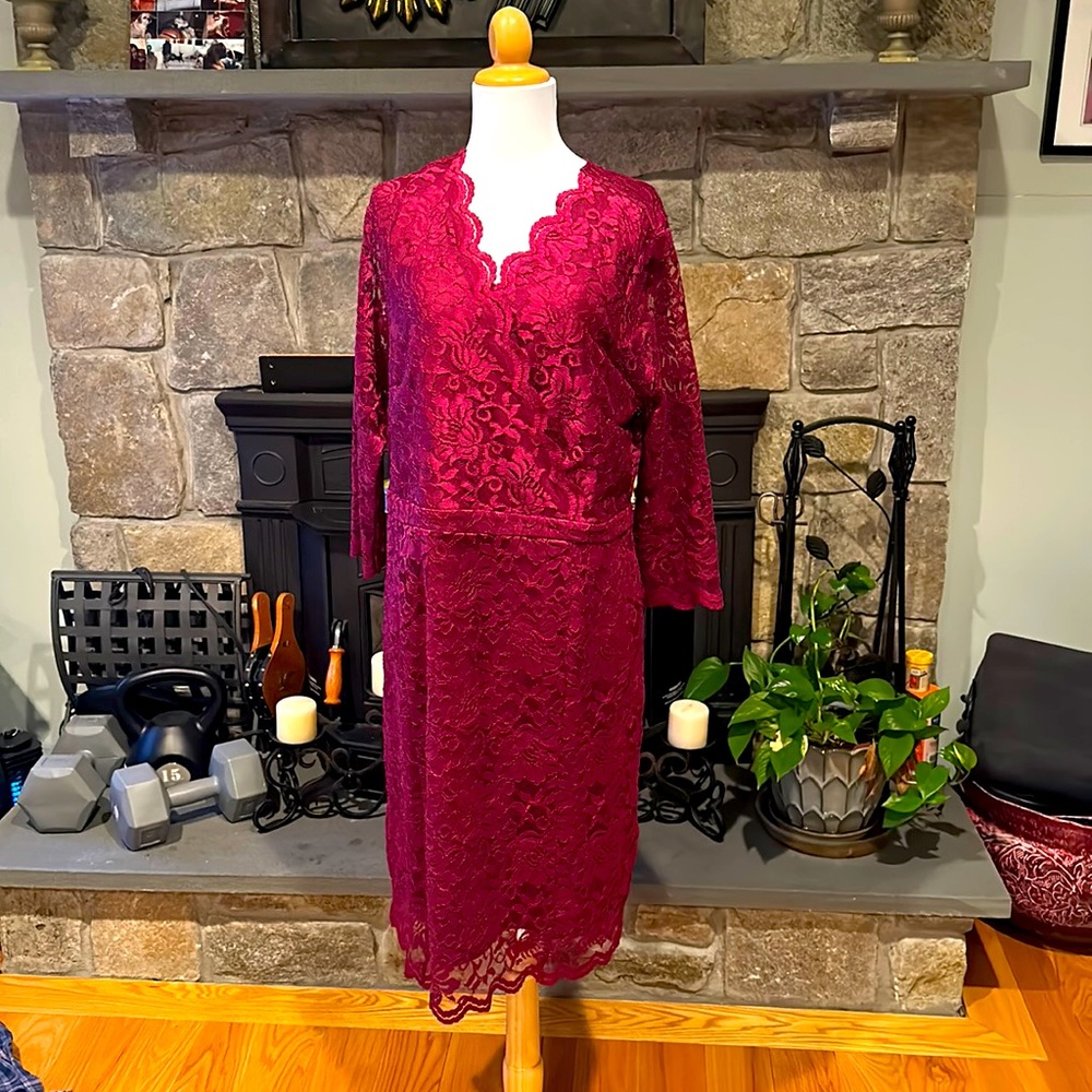 XXL lace maroon dress!